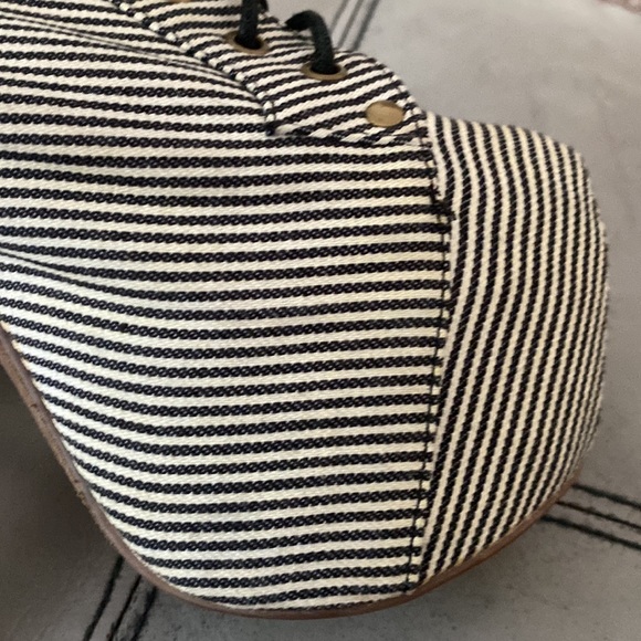 Havana Last Jeffrey Campbell Lita Navy White Striped Platform Heels💙🤍💙 - Picture 8 of 12